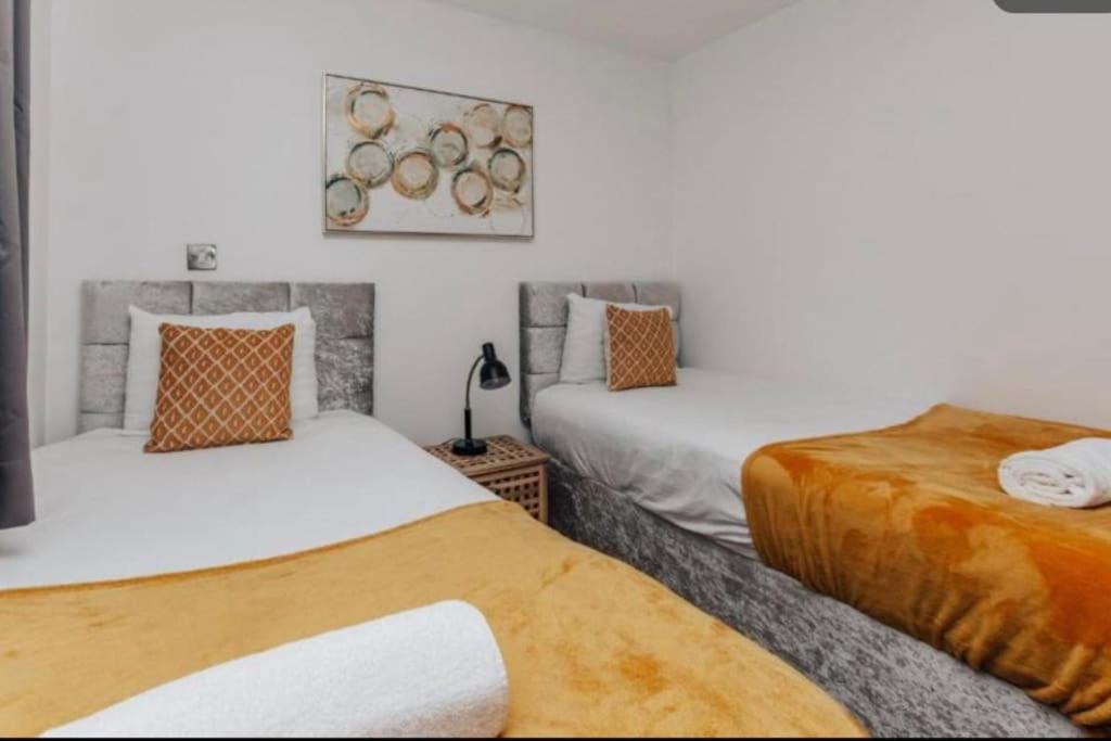 Sl Luxury 2 Bed Broad St Home Бирмингем Экстерьер фото