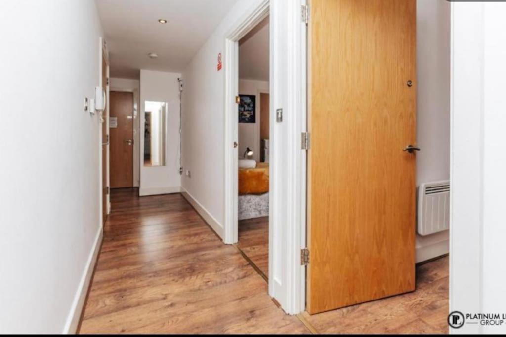 Sl Luxury 2 Bed Broad St Home Бирмингем Экстерьер фото
