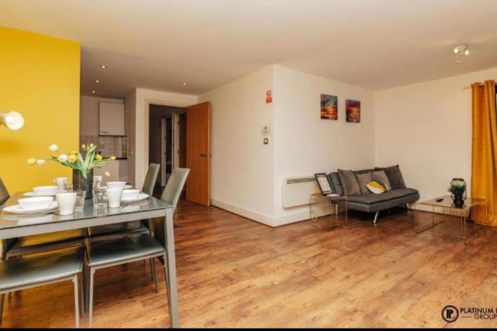 Sl Luxury 2 Bed Broad St Home Бирмингем Экстерьер фото