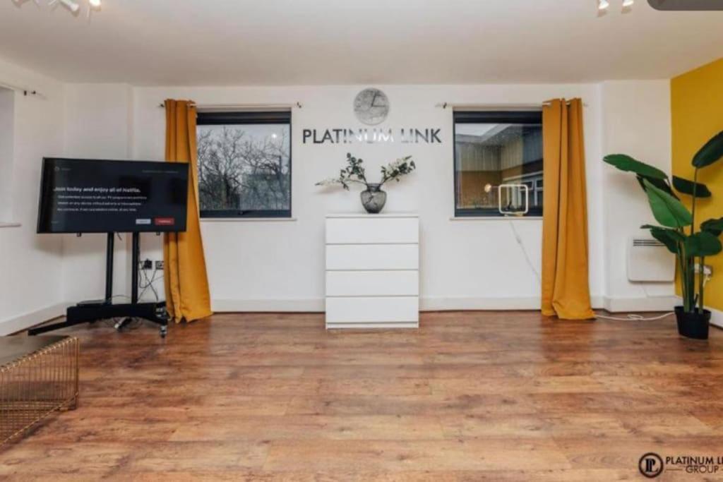 Sl Luxury 2 Bed Broad St Home Бирмингем Экстерьер фото