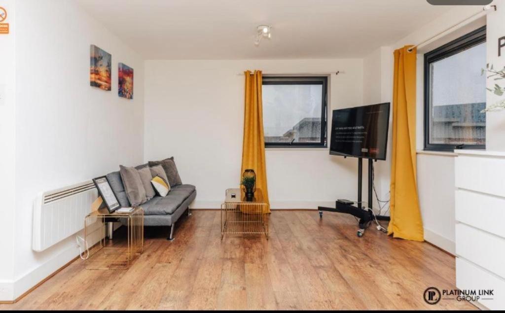 Sl Luxury 2 Bed Broad St Home Бирмингем Экстерьер фото