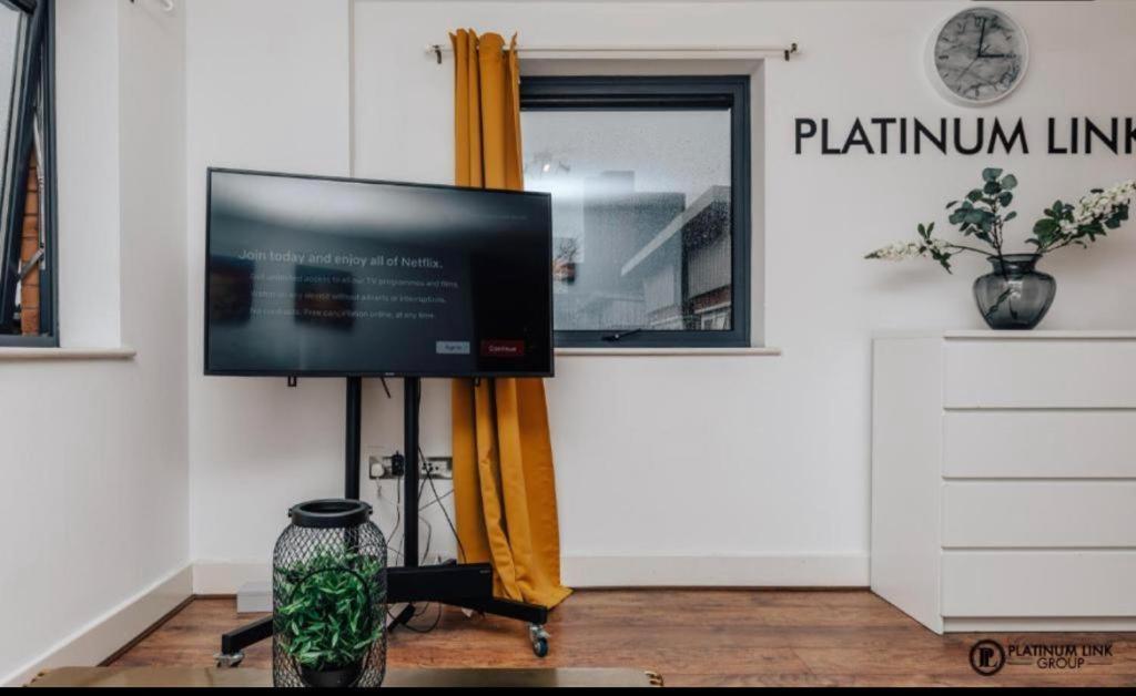 Sl Luxury 2 Bed Broad St Home Бирмингем Экстерьер фото