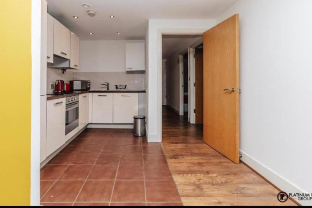 Sl Luxury 2 Bed Broad St Home Бирмингем Экстерьер фото