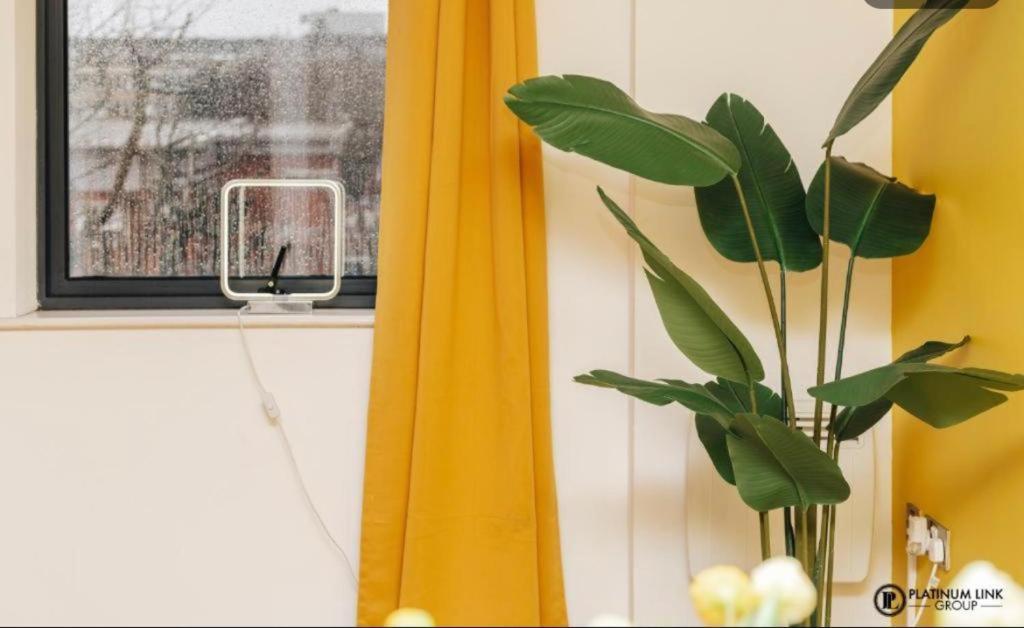 Sl Luxury 2 Bed Broad St Home Бирмингем Экстерьер фото