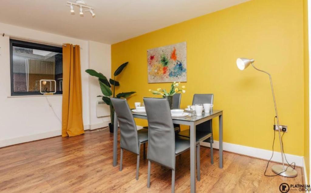 Sl Luxury 2 Bed Broad St Home Бирмингем Экстерьер фото